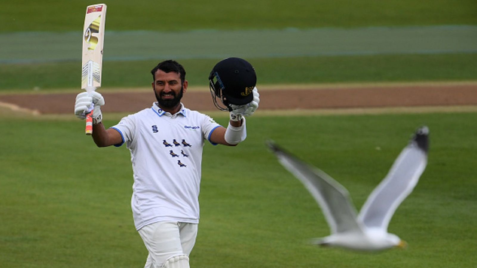 3 साल सेंचुरी को तरसे, अब 4 मैचों में ही 4 शतक जड़कर पुजारा के रन बरसे, पाकिस्तानी गेंदबाज के भी छुड़ाए छक्के 3 साल सेंचुरी को तरसे, अब 4 मैचों में ही 4 शतक जड़कर पुजारा के रन बरसे, पाकिस्तानी गेंदबाज के भी छुड़ाए छक्के