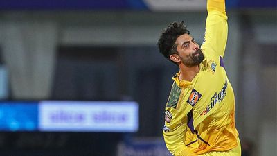 CSK को तगड़ा नुकसान! रवींद्र जडेजा IPL 2022 से बाहर SportsTak Hindi