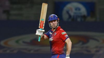 दिल्ली ने जिंदा रखीं प्लेऑफ की उम्मीदें, राजस्थान को 8 विकेट से रौंदा SportsTak Hindi