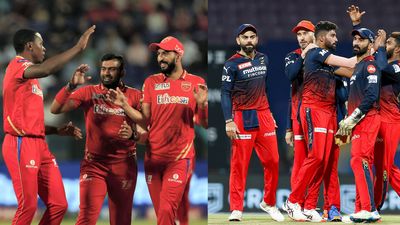 IPL 2022 : पंजाब ने बिगाड़ा RCB का खेल, अब प्लेऑफ के लिए दोनों टीमों को करना होगा ये बड़ा काम SportsTak Hindi
