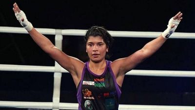 निकहत जरीन ने रचा इतिहास, IBA बॉक्सिंग चैंपियनशिप के फाइनल में पहुंचने वाली बनी पहली भारतीय महिला बॉक्सर SportsTak Hindi