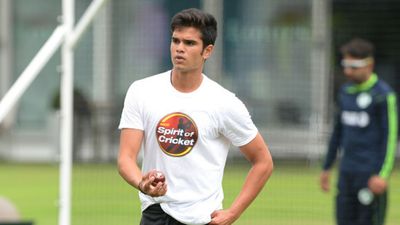 सचिन के बेटे अर्जुन के समर्थन में भारतीय दिग्गज, कहा- तैयार थे तो मौका क्यों नहीं SportsTak Hindi