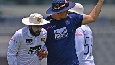 2 साल पहले सड़क हादसे में ली साइकिल चालक की जान, अब बीच मैच सीने में उठा दर्द, अस्पताल पहुंचा ये दिग्गज बल्लेबाज SportsTak Hindi