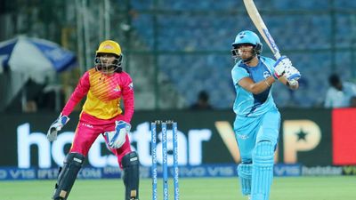 28 गेंद, 10 रन और 6 विकेट, हरमनप्रीत कौर की टीम के आगे स्मृति मांधना की ट्रेलब्लेजर्स ने घुटने टेके SportsTak Hindi