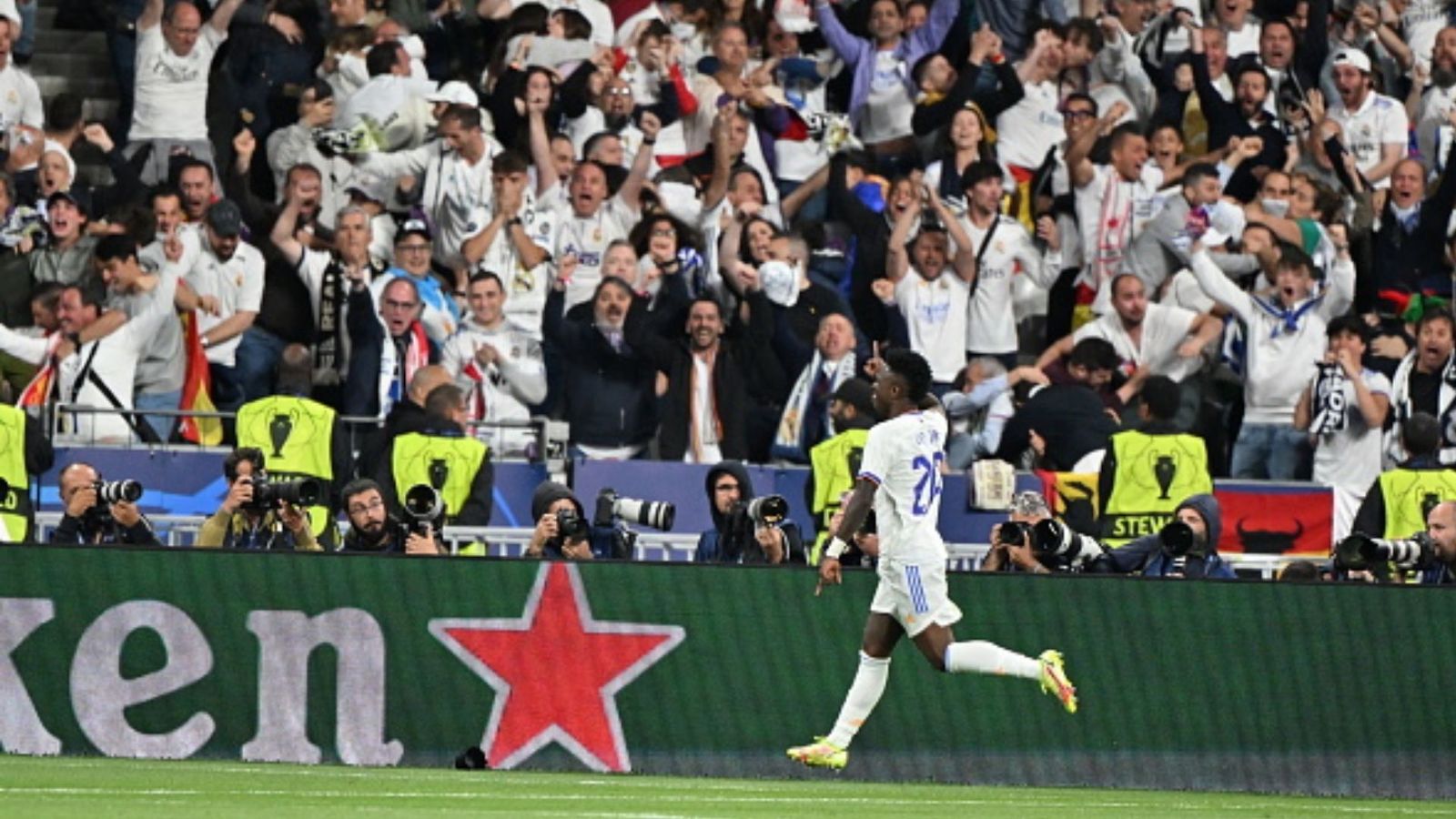 Champions League: विनिसियस का गोल और 'हाला मैड्रिड' के नाम से गूंज उठा स्टेड डे फ्रांस का मैदान Champions League: विनिसियस का गोल और 'हाला मैड्रिड' के नाम से गूंज उठा स्टेड डे फ्रांस का मैदान
