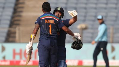 IND vs SA: साउथ अफ्रीका के खिलाफ बढ़ी टीम इंडिया की मुश्किल, दिग्गजों के प्रदर्शन ने डराया SportsTak Hindi