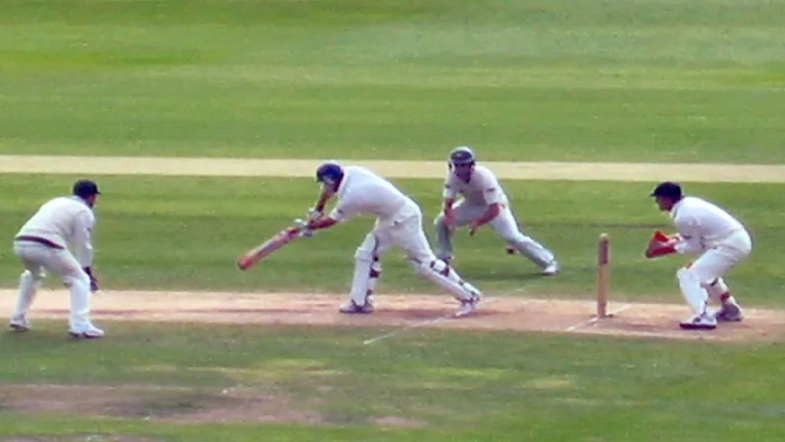 On This Day: 6 ओवर फेंके, सारे मेडन, ले डाले पांच विकेट, इस गेंदबाज ने मैदान पर किया चमत्कार On This Day: 6 ओवर फेंके, सारे मेडन, ले डाले पांच विकेट, इस गेंदबाज ने मैदान पर किया चमत्कार