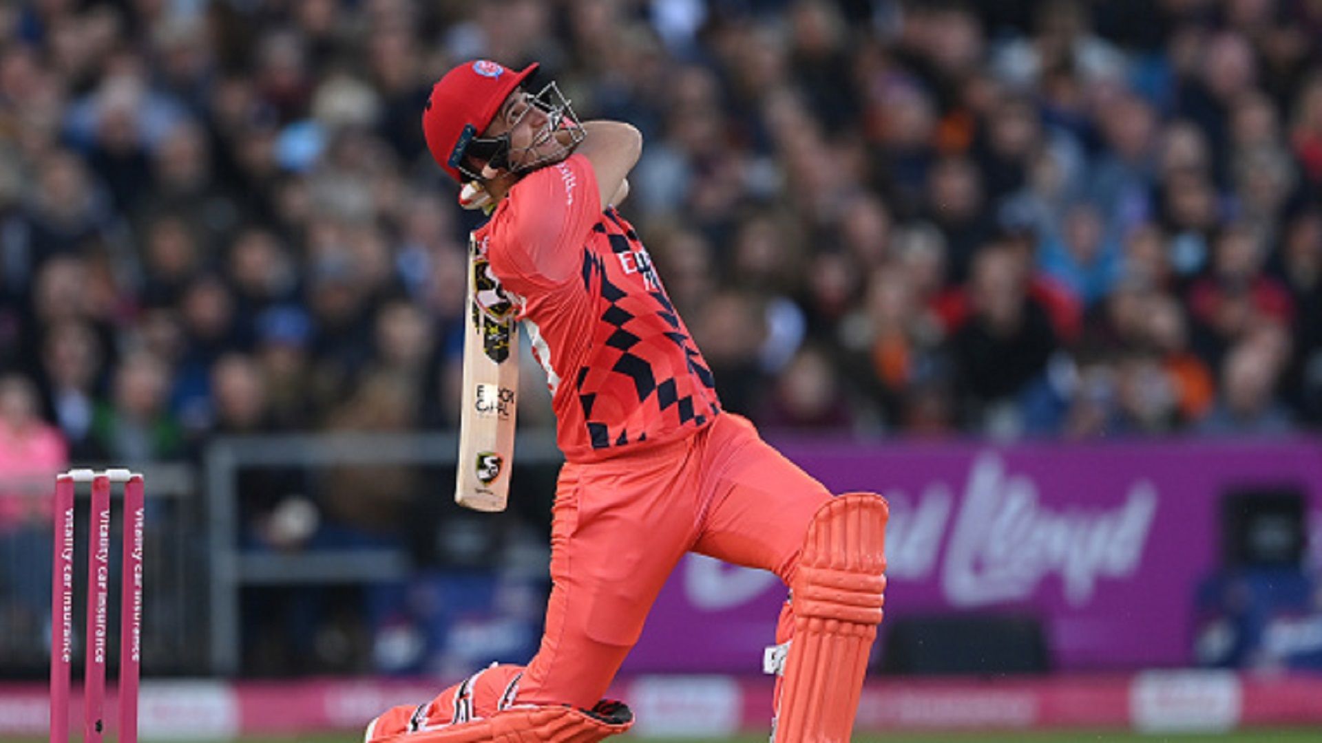 पंजाब किंग्स के बल्लेबाज का इंग्लैंड में भी जारी कोहराम, बाउंड्री से 10 गेंदों में जड़े 50 रन और दिलाई जीत
