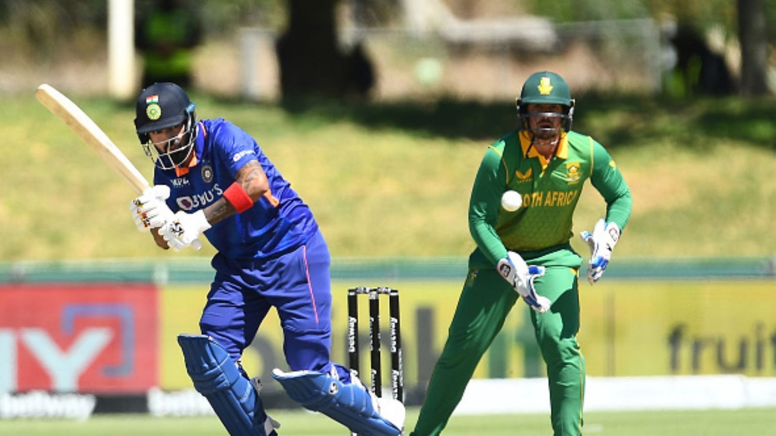 IND vs SA: टीम इंडिया को दोहरा झटका, कप्तान केएल राहुल और कुलदीप यादव टी20 सीरीज से हुए बाहर IND vs SA: टीम इंडिया को दोहरा झटका, कप्तान केएल राहुल और कुलदीप यादव टी20 सीरीज से हुए बाहर