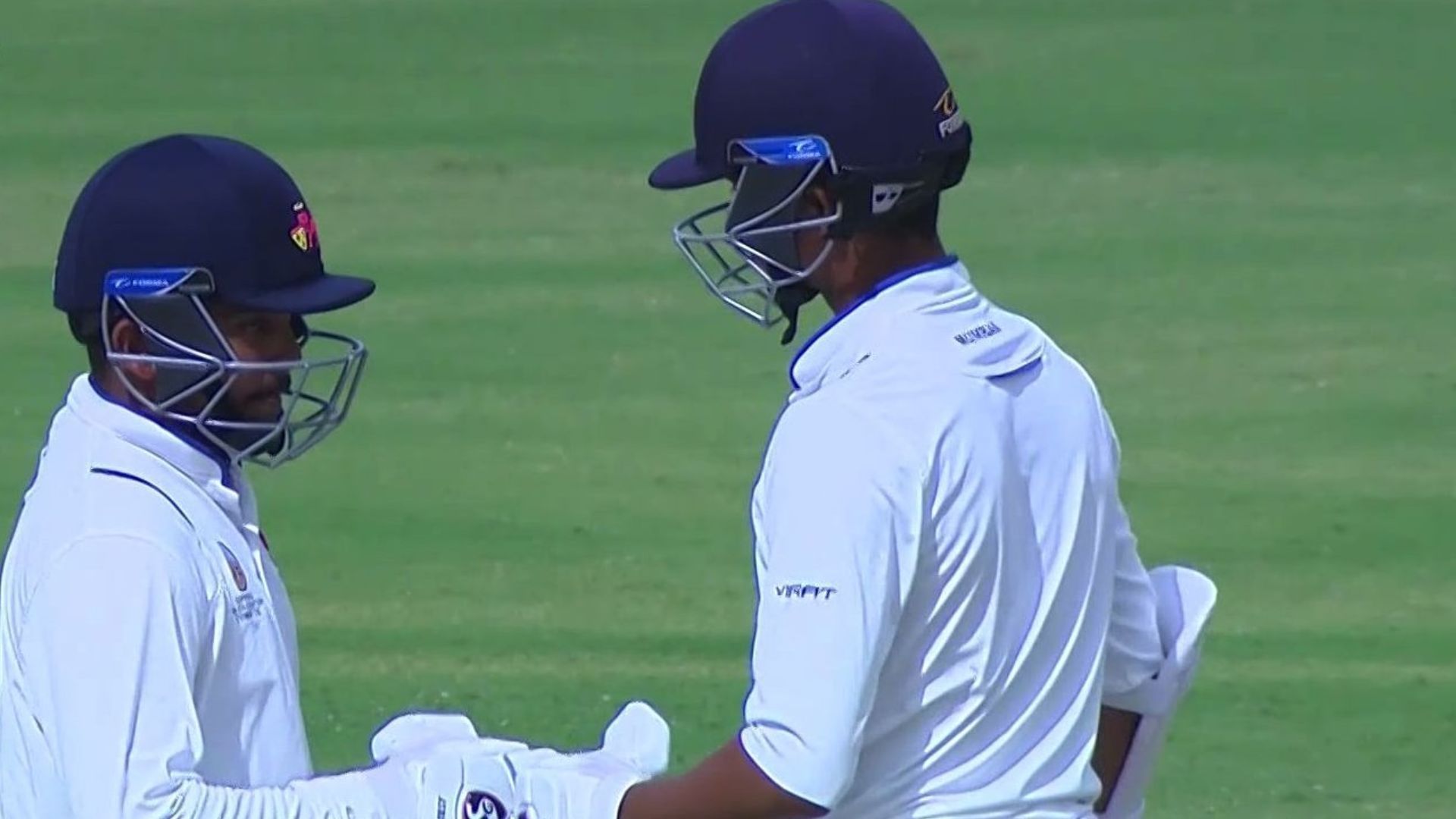 पृथ्वी शॉ की तूफानी बैटिंग, टूटा 134 साल पुराना रिकॉर्ड, रन बनाए बिना भी छा गए जायसवाल