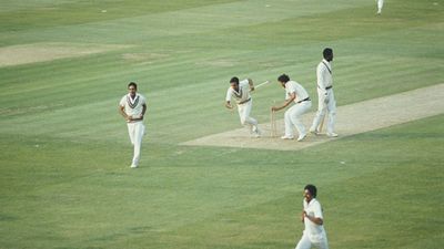 टीम इंडिया ने इंग्लैंड को उसी की जमीन पर 6 विकेट से दी मात और फिर रच डाला करिश्माई इतिहास SportsTak Hindi