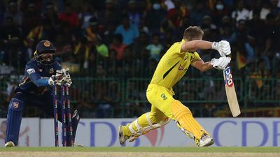 SL vs AUS : 99 रन पर आउट हुए वॉर्नर तो माथे पर लगा बड़ा कलंक, सहवाग के क्लब में हुए शामिल SportsTak Hindi
