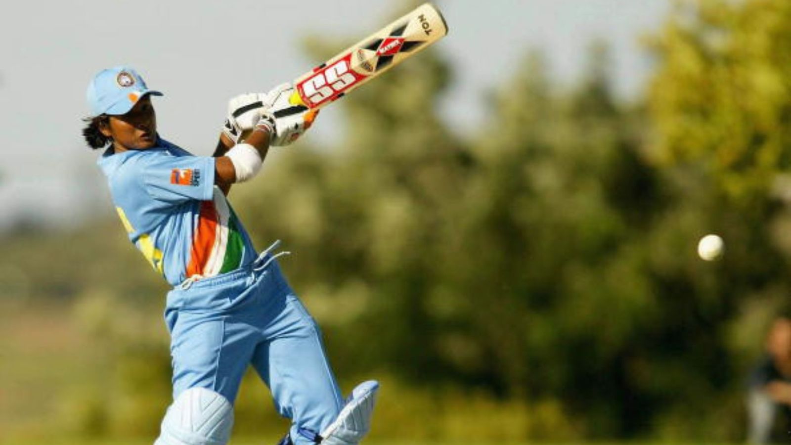 टीम इंडिया को 2005 वर्ल्ड कप फाइनल में ले जाने वाली खिलाड़ी ने छोड़ा क्रिकेट, चोटों ने बिगाड़ा करियर टीम इंडिया को 2005 वर्ल्ड कप फाइनल में ले जाने वाली खिलाड़ी ने छोड़ा क्रिकेट, चोटों ने बिगाड़ा करियर