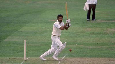 एशिया के ब्रैडमैन को आईसीयू में कराया गया भर्ती, कोरोना के बाद बिगड़ी सेहत SportsTak Hindi