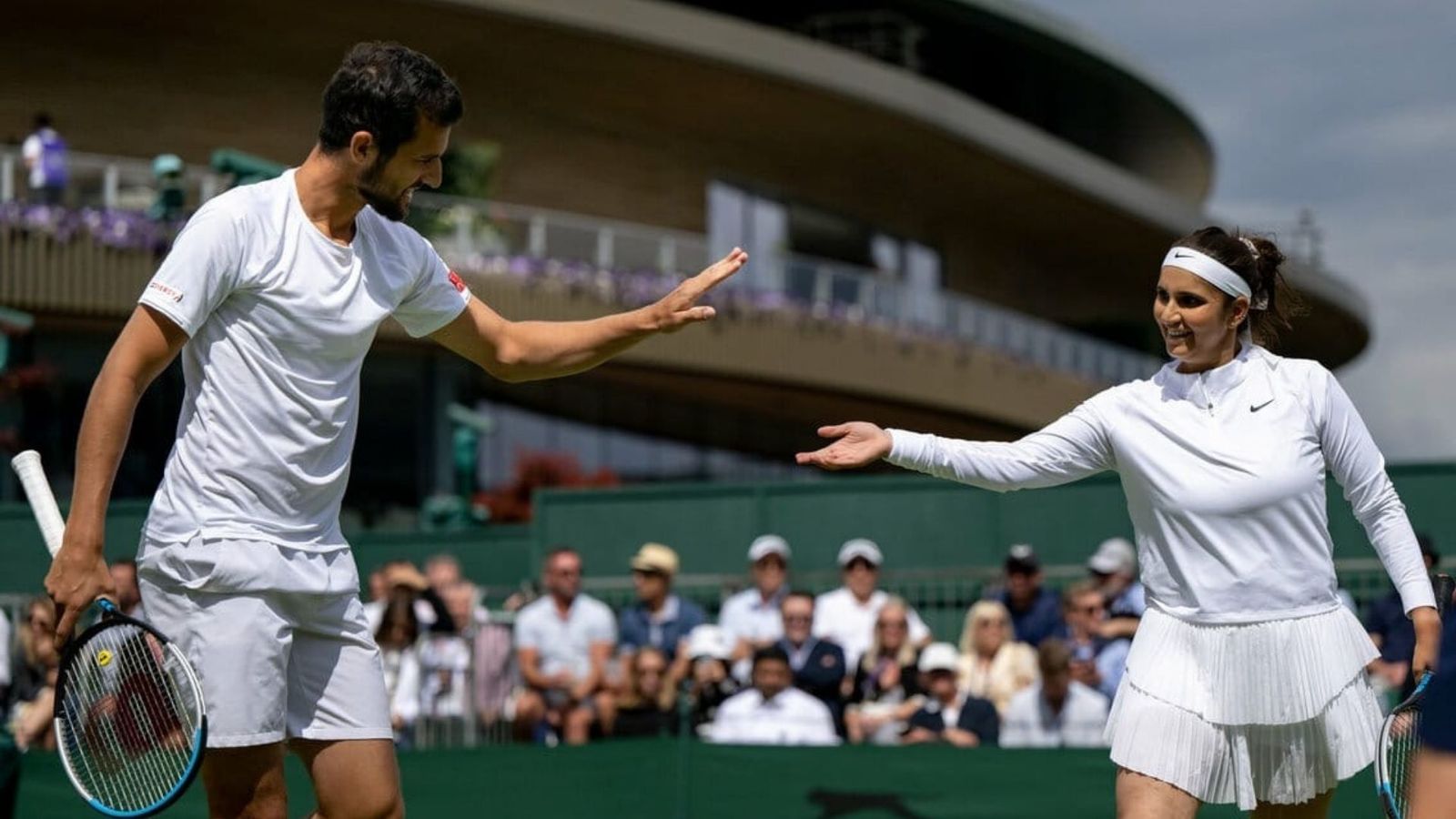 Wimbledon 2022: मिक्सड डबल्स के क्वार्टरफाइल में पहुंची सानिया मिर्जा, दूसरे दौर में मिला वॉकओवर Wimbledon 2022: मिक्सड डबल्स के क्वार्टरफाइल में पहुंची सानिया मिर्जा, दूसरे दौर में मिला वॉकओवर