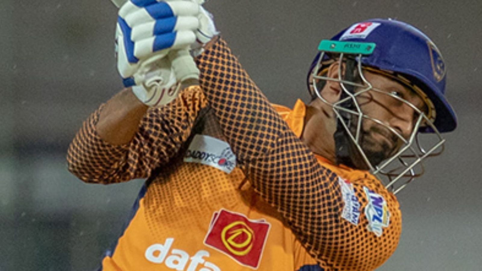 मुंबई इंडियंस ने जिसे बॉलर समझा उसने बैट से गर्दा उड़ाया, 10 गेंद में मारे 52 रन, KKR के बॉलर को खूब धुना मुंबई इंडियंस ने जिसे बॉलर समझा उसने बैट से गर्दा उड़ाया, 10 गेंद में मारे 52 रन, KKR के बॉलर को खूब धुना