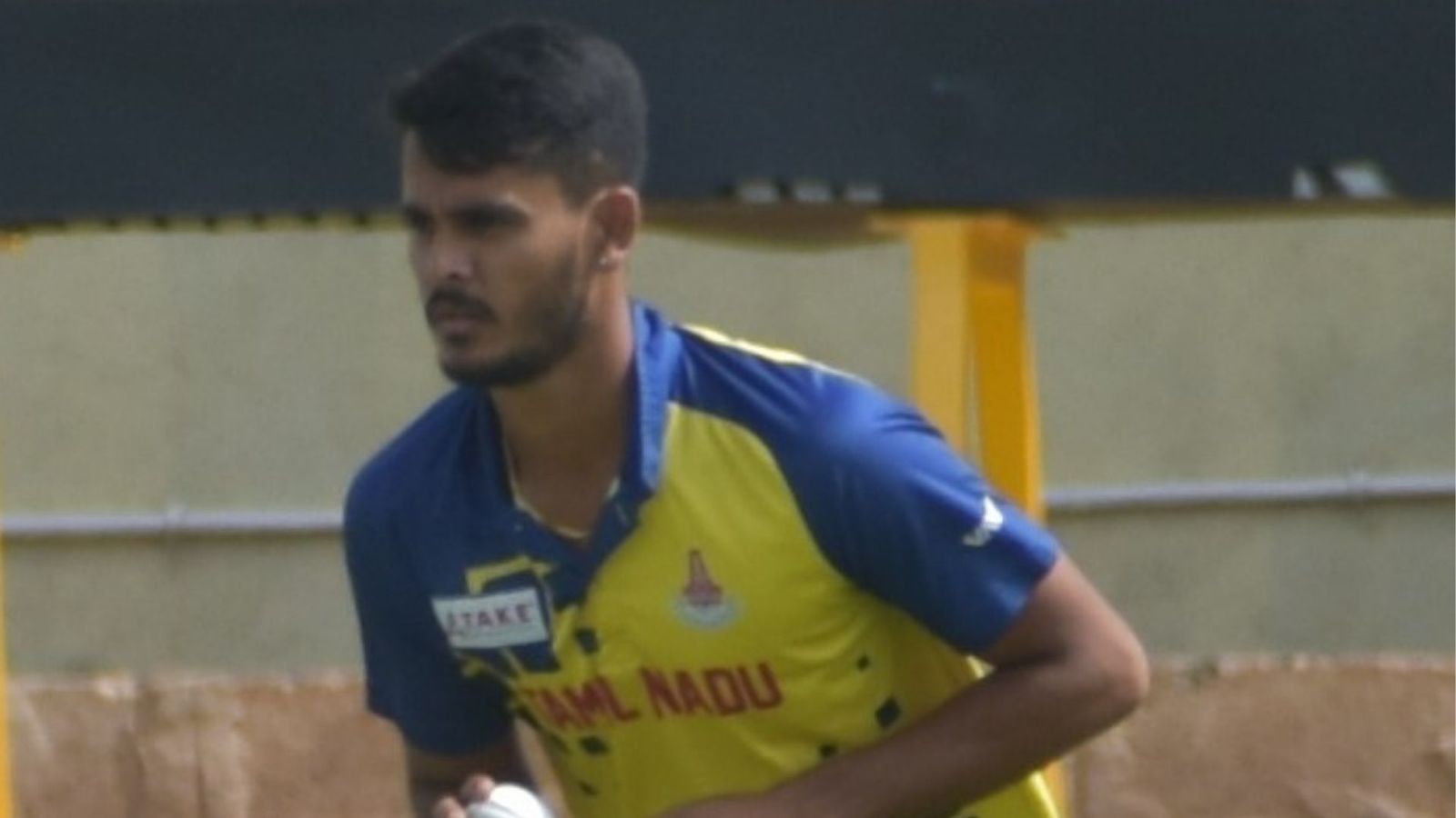 TNPL: 2 विकेट लेकर पहला ओवर फेंका मेडन, दूसरे ओवर में बल्लेबाज ने कूट दिए 26 रन TNPL: 2 विकेट लेकर पहला ओवर फेंका मेडन, दूसरे ओवर में बल्लेबाज ने कूट दिए 26 रन