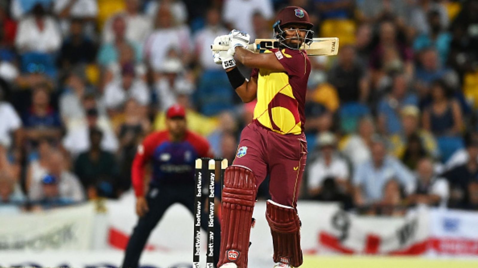 निकोलस पूरन ने बांग्लादेश पर बरपाया कहर, 5 चौकों और 5 छक्कों से तूफानी पारी खेल जीत लिया मैच निकोलस पूरन ने बांग्लादेश पर बरपाया कहर, 5 चौकों और 5 छक्कों से तूफानी पारी खेल जीत लिया मैच