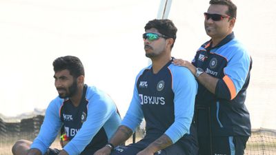 टीम इंडिया में नहीं मिल रहा वनडे-टी20 खेलने का मौका, स्टार भारतीय खिलाड़ी इंग्लैंड में खेलेगा SportsTak Hindi