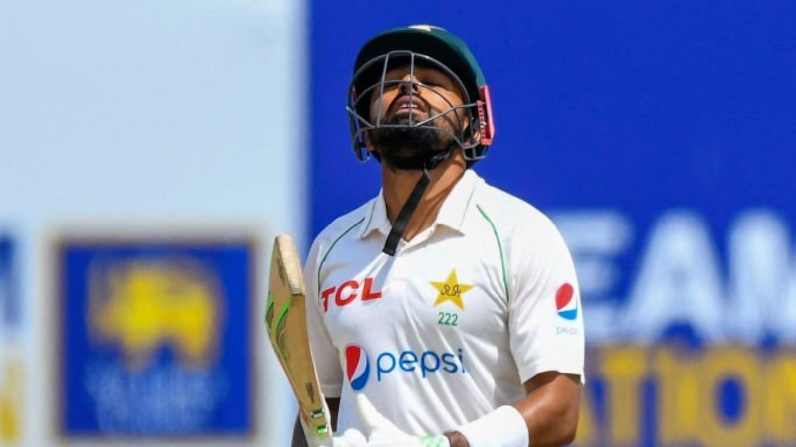बाबर आजम ने ठोका 25वां इंटरनेशनल शतक, 85 पर गिर गए थे 7 विकेट फिर किया कमाल बाबर आजम ने ठोका 25वां इंटरनेशनल शतक, 85 पर गिर गए थे 7 विकेट फिर किया कमाल