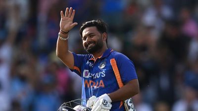 मैच से पहले इस दिग्गज क्रिकेटर से पंत ने की थी बात, फिर अंग्रेजों के खिलाफ निकला तूफानी सैकड़ा SportsTak Hindi