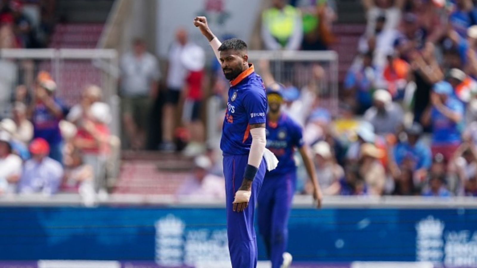 IND vs ENG: छा गए पावर पैक पंड्या, ऑलराउंड प्रदर्शन कर गांगुली- युवराज की इस लिस्ट में हुए शामिल IND vs ENG: छा गए पावर पैक पंड्या, ऑलराउंड प्रदर्शन कर गांगुली- युवराज की इस लिस्ट में हुए शामिल