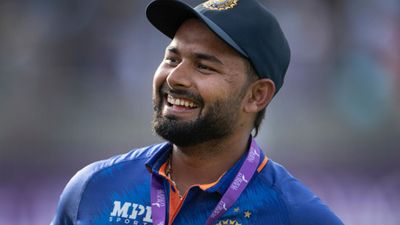 युवराज सिंह के 45 मिनट वाले वायरल ट्वीट का पंत ने इस अंदाज में दिया जवाब, कहा- इसका असर.. SportsTak Hindi