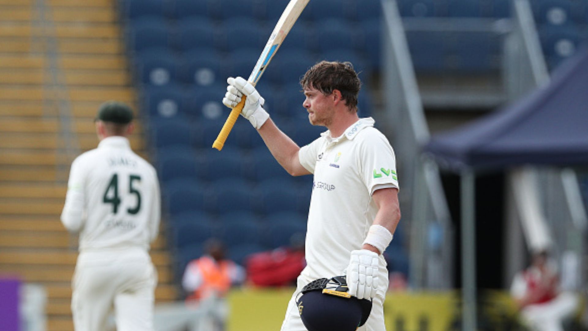 अंग्रेज बल्लेबाज का ऐसा कहर, 410 रन की पारी खेल गेंदबाजों को किया जमींदोज, ब्रायन लारा भी छूटे पीछे