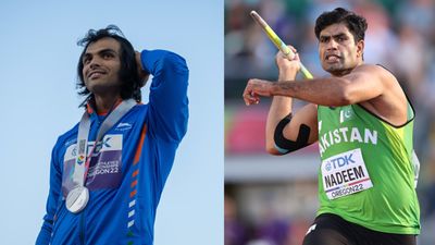 सिल्वर जीतने के बाद नीरज ने क्यों बांधे पाकिस्तानी खिलाड़ी की तारीफों के पुल, खुद बताई वजह SportsTak Hindi
