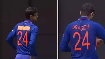 IND vs WI: इस नंबर की जर्सी पहन मैदान पर उतरे दीपक हुड्डा, फैंस बोले- ये तो पुराने दोस्त... SportsTak Hindi