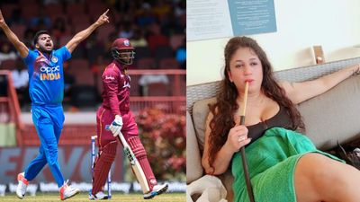 Ind vs WI : टीम इंडिया के खिलाफ पति को मिली एंट्री तो पत्नी ने हुक्का पीकर मनाया जश्न, देखें Video SportsTak Hindi