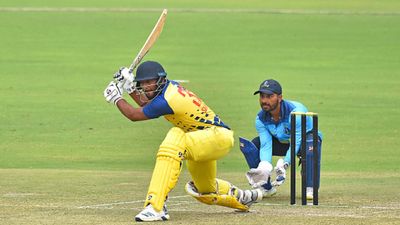 T20 : शाहरुख़ खान का गरजा बल्ला! 24 गेंदों में 58 रन ठोक 209 रनों के टारगेट को बनाया बौना SportsTak Hindi