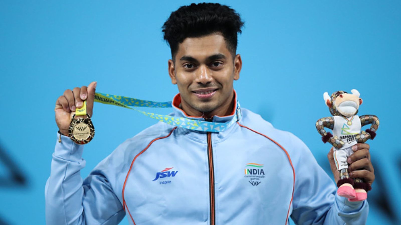 Exclusive CWG 2022: गोल्ड मेडल जीतने के बाद अचिंत शिउली का बड़ा बयान, कहा- दूसरे देश के खिलाड़ी तो... Exclusive CWG 2022: गोल्ड मेडल जीतने के बाद अचिंत शिउली का बड़ा बयान, कहा- दूसरे देश के खिलाड़ी तो...