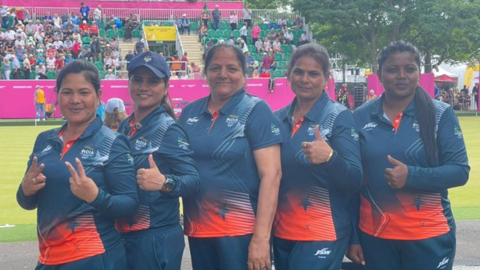 CWG 2022: 'एमएस धोनी को सब जानते हैं, उम्मीद है हमें भी पहचानेंगे', लॉन बॉल में मेडल लाने वाली प्लेयर्स की चाहत CWG 2022: 'एमएस धोनी को सब जानते हैं, उम्मीद है हमें भी पहचानेंगे', लॉन बॉल में मेडल लाने वाली प्लेयर्स की चाहत