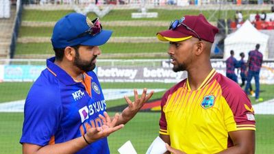 बड़ी खबर: भारत- वेस्टइंडीज के बीच तीसरे टी20 में होगी इतने घंटे की देरी, सामने आई ये वजह SportsTak Hindi