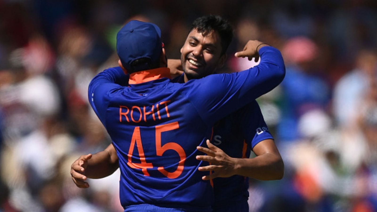 IND vs WI: भुवनेश्वर की जगह रोहित ने आवेश से क्यों कराई गेंदबाजी, हार के बाद किया बड़ा खुलासा IND vs WI: भुवनेश्वर की जगह रोहित ने आवेश से क्यों कराई गेंदबाजी, हार के बाद किया बड़ा खुलासा