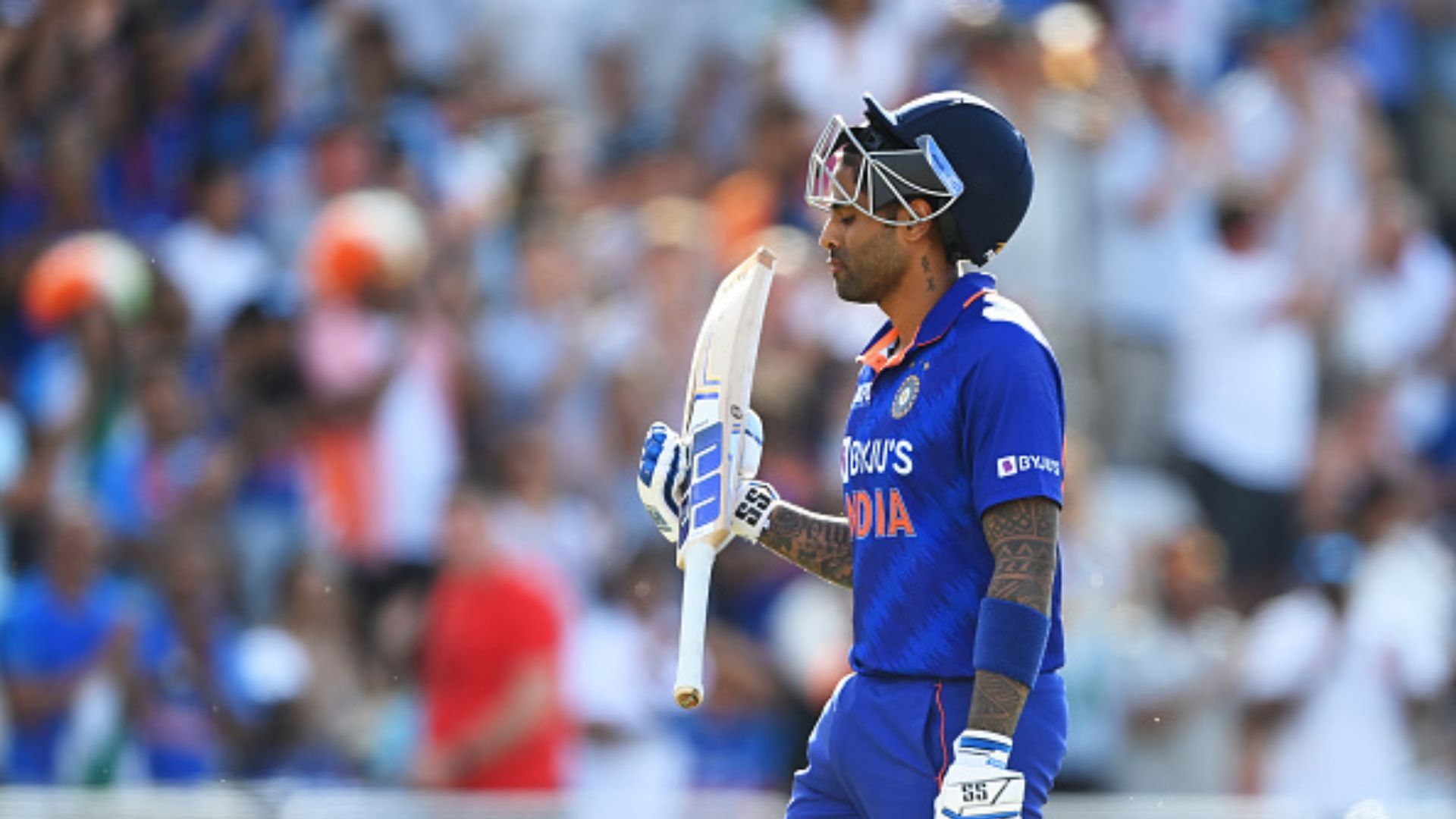 ICC T20I Rankings: एक मैच के चलते टीम इंडिया के धाकड़ बल्लेबाज का हो गया बड़ा नुकसान, पाकिस्तान के..