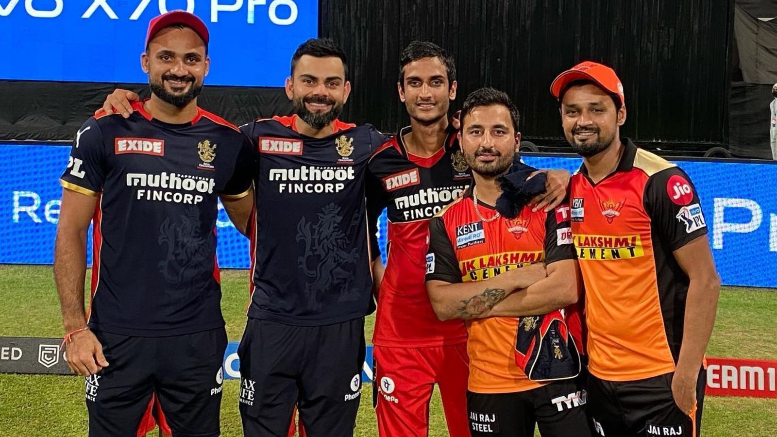 बड़ी खबर: किट में इंजीनियरिंग की किताबें रखने वाले RCB के ऑलराउंडर की टीम इंडिया में एंट्री, सुंदर को किया रिप्लेस बड़ी खबर: किट में इंजीनियरिंग की किताबें रखने वाले RCB के ऑलराउंडर की टीम इंडिया में एंट्री, सुंदर को किया रिप्लेस