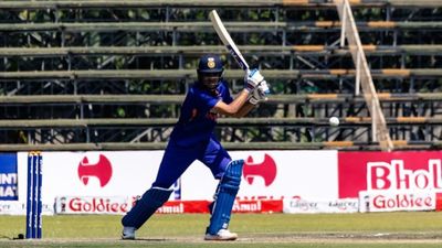 शुभमन गिल ने ठोका तूफानी शतक, तोड़ डाला रोहित शर्मा का बड़ा रिकॉर्ड SportsTak Hindi