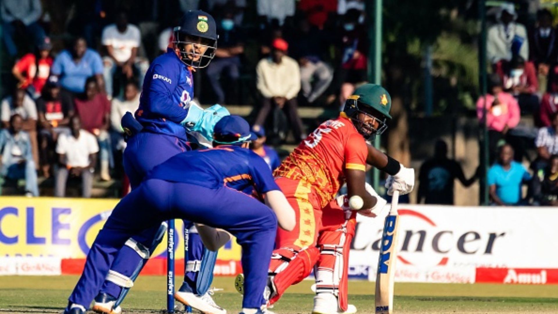 IND vs ZIM: 'पाकिस्तानी खिलाड़ी' ने टीम इंडिया के छक्के छुड़ाए, आखिरी ओवर में जीता भारत, 3-0 से सीरीज पर कब्जा