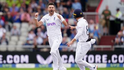 ENG vs SA: साउथ अफ्रीका के खिलाफ जेम्स एंडरसन ने बनाया नया वर्ल्ड रिकॉर्ड, ऐसा करने वाले बने पहले पहले क्रिकेटर SportsTak Hindi