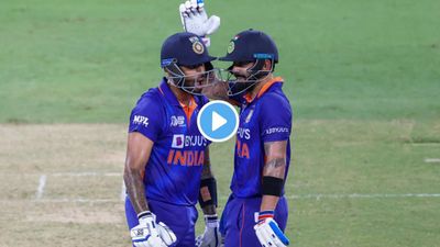 2 साल पहले जिस सूर्यकुमार को कोहली ने दिखाई आँख अब उन्हीं को झुककर किया सलाम, देखें Video SportsTak Hindi