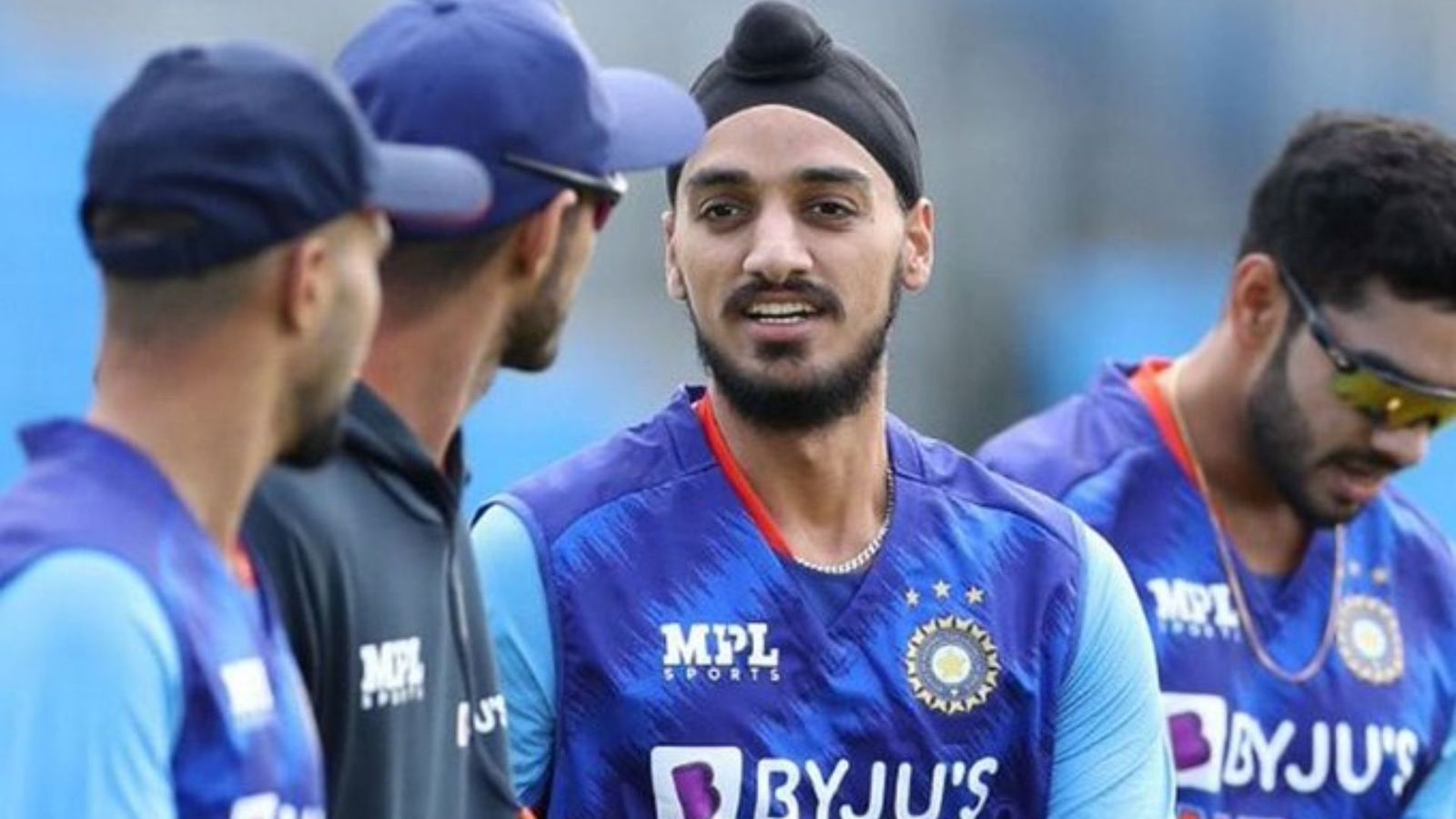 IND vs PAK: 36 साल पहले चेतन शर्मा और अब अर्शदीप सिंह, एक गलती के पीछे पड़ जाते हैं लोग IND vs PAK: 36 साल पहले चेतन शर्मा और अब अर्शदीप सिंह, एक गलती के पीछे पड़ जाते हैं लोग