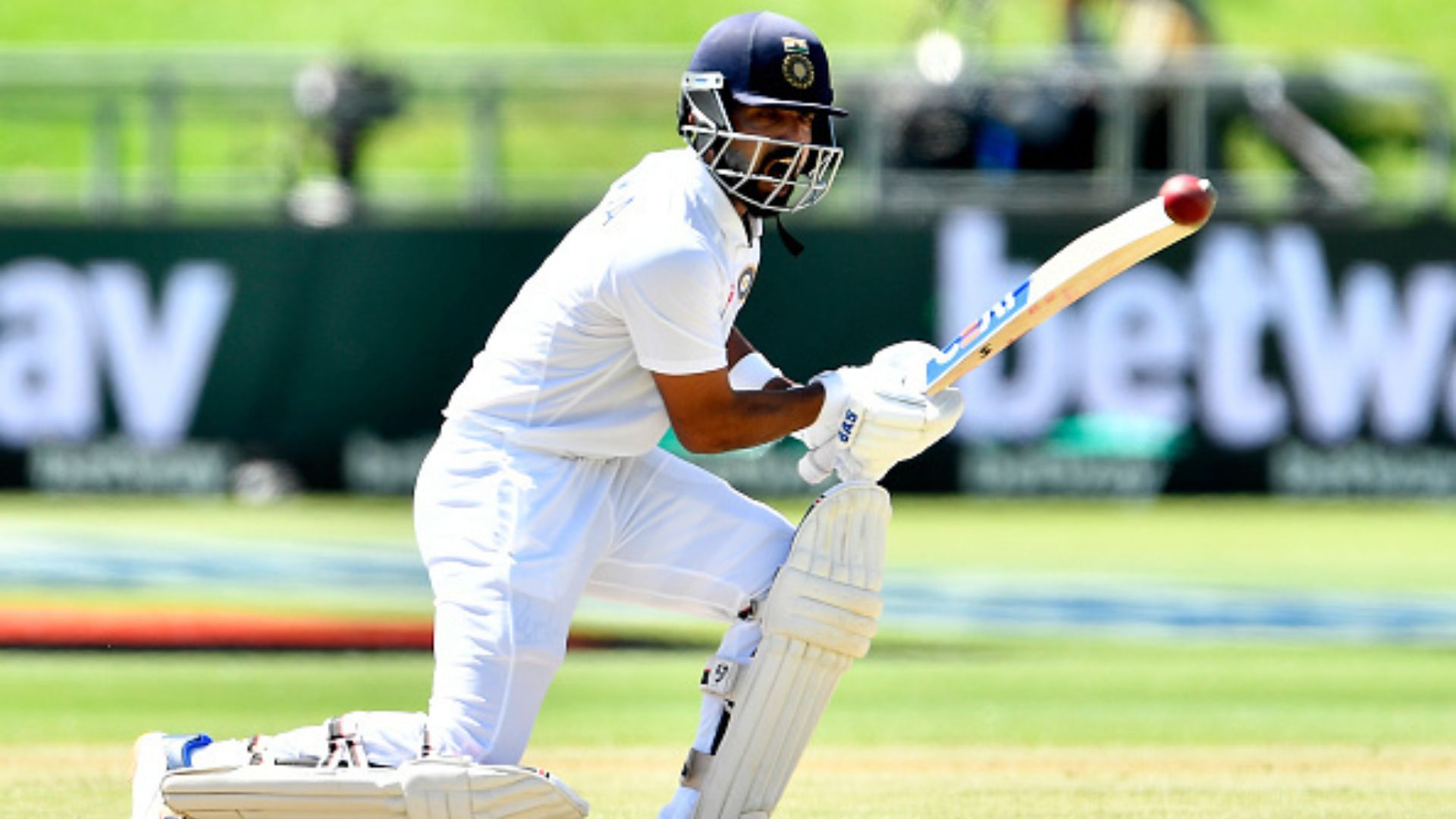 टीम से बाहर चल रहे रहाणे ने किया सबका मुंह बंद,  पहले ही मैच में ठोक डाली डबल सेंचुरी