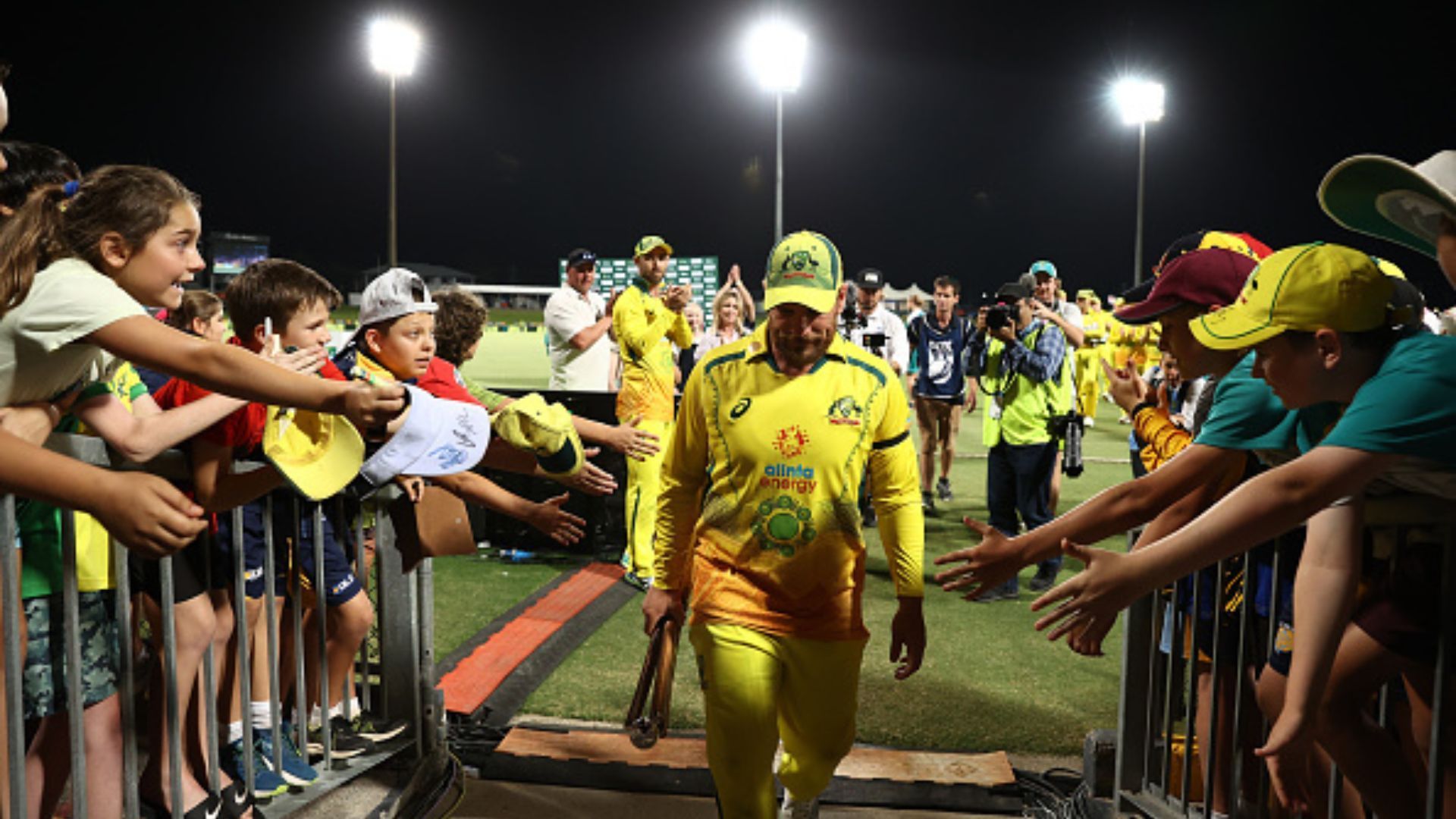 AUS vs NZ: स्मिथ के शतक ने किया न्यूजीलैंड का सूपड़ा साफ, फिंच को मिली वनडे से शानदार विदाई