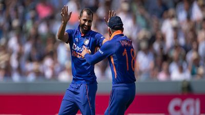 टी20 वर्ल्ड कप की टीम इंडिया से शमी के बाहर होने पर भड़के पूर्व वर्ल्ड चैंपियन, कहा - अगर मैं होता... SportsTak Hindi