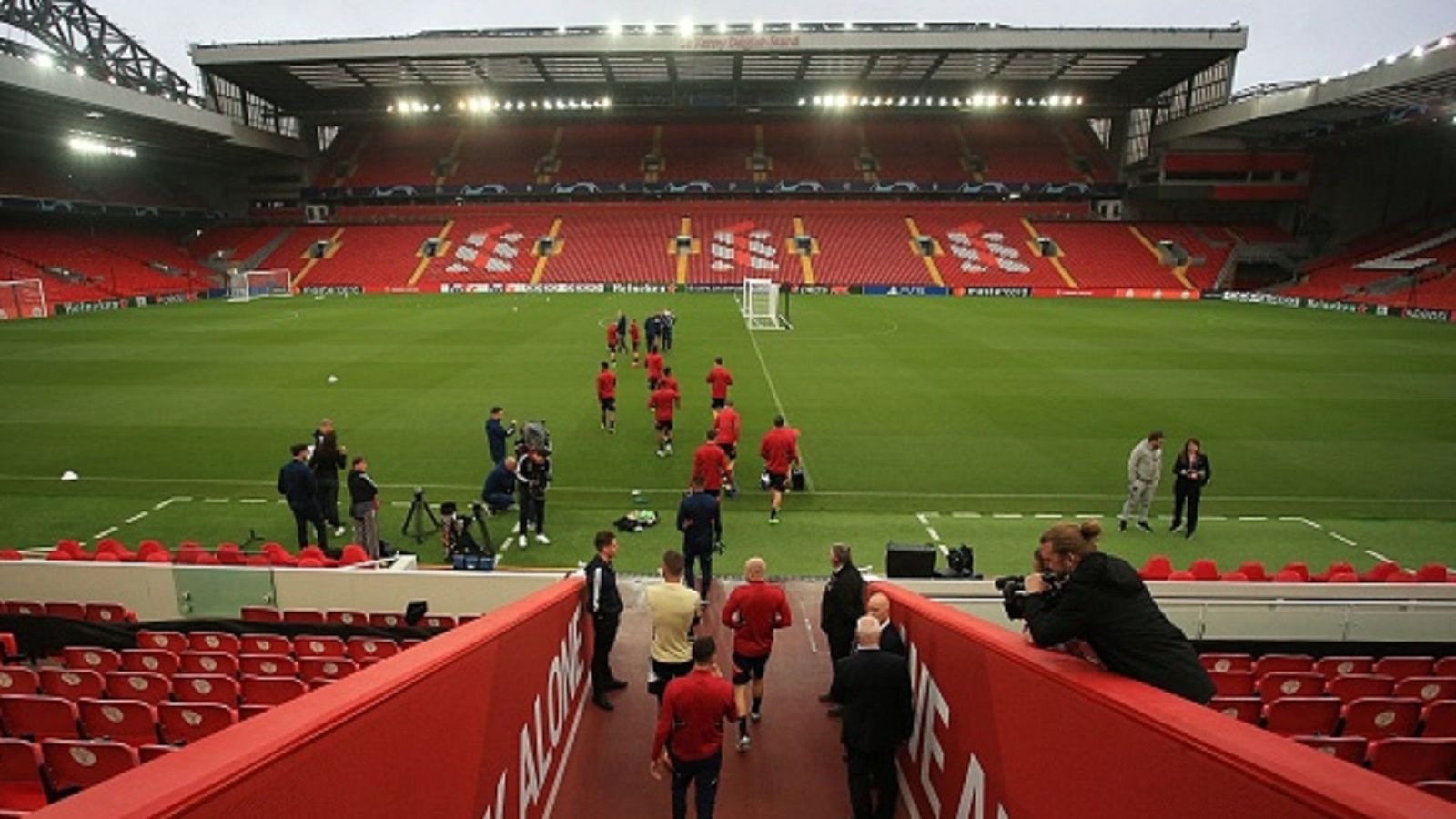 Football Preview : चैंपियंस लीग में जीत का खाता खोलने अजाक्स के सामने उतरेगी लिवरपूल  Football Preview : चैंपियंस लीग में जीत का खाता खोलने अजाक्स के सामने उतरेगी लिवरपूल