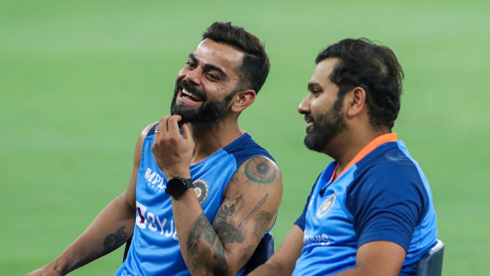 ICC T20 Ranking : 71वें शतक से कोहली ने लगाई 14 स्थानों की बड़ी छलांग, अब रोहित से बस एक कदम पीछे ICC T20 Ranking : 71वें शतक से कोहली ने लगाई 14 स्थानों की बड़ी छलांग, अब रोहित से बस एक कदम पीछे