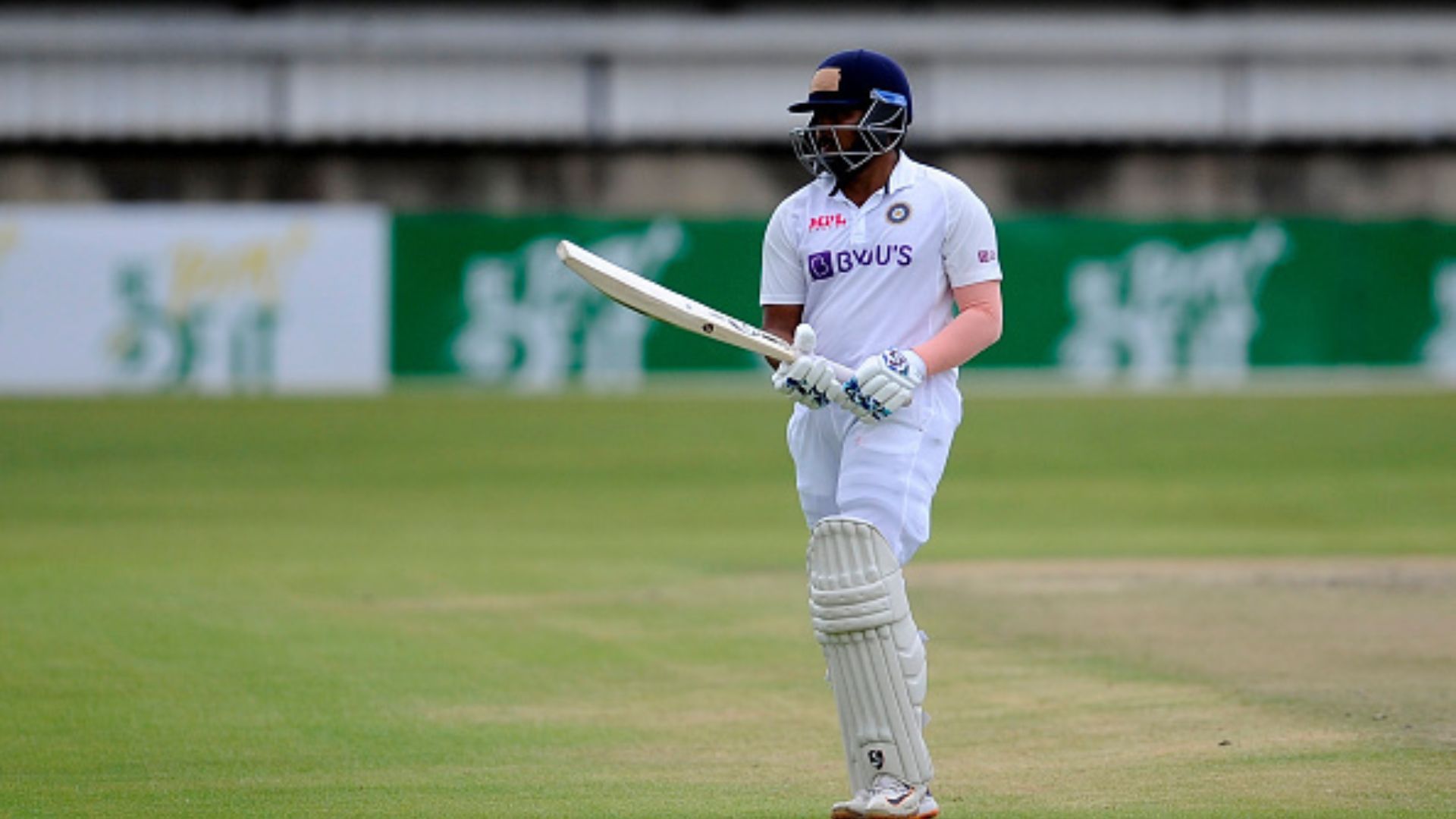 पृथ्वी शॉ का धूमधड़ाका, उड़ाया तूफानी शतक, टीम के 130 में से 104 रन अकेले ने ठोके