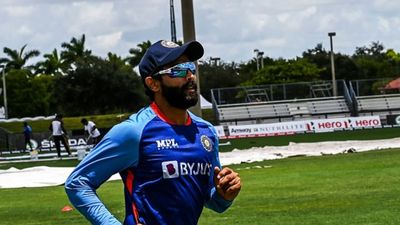 श्रीलंकाई दिग्गज महेला ने जताई चिंता, कहा - जडेजा का बाहर होना भारत के लिए... SportsTak Hindi